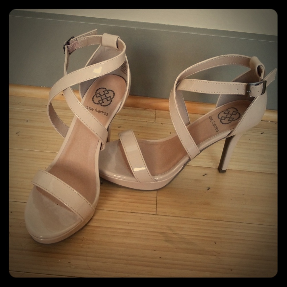 Nude Daisy Fuentes Heels